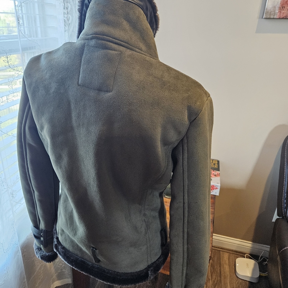 REASON Jacket - Picture 4 of 7